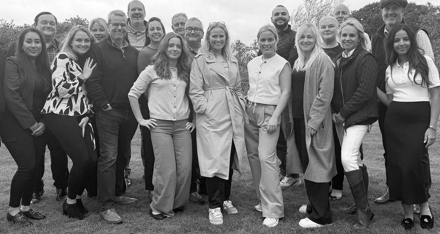 Laurelo ABOUT US
